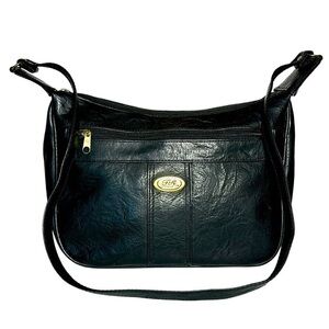 LEATHER TR BENTLEY shoulder bag three zipper pockets very good condition 12 X 8